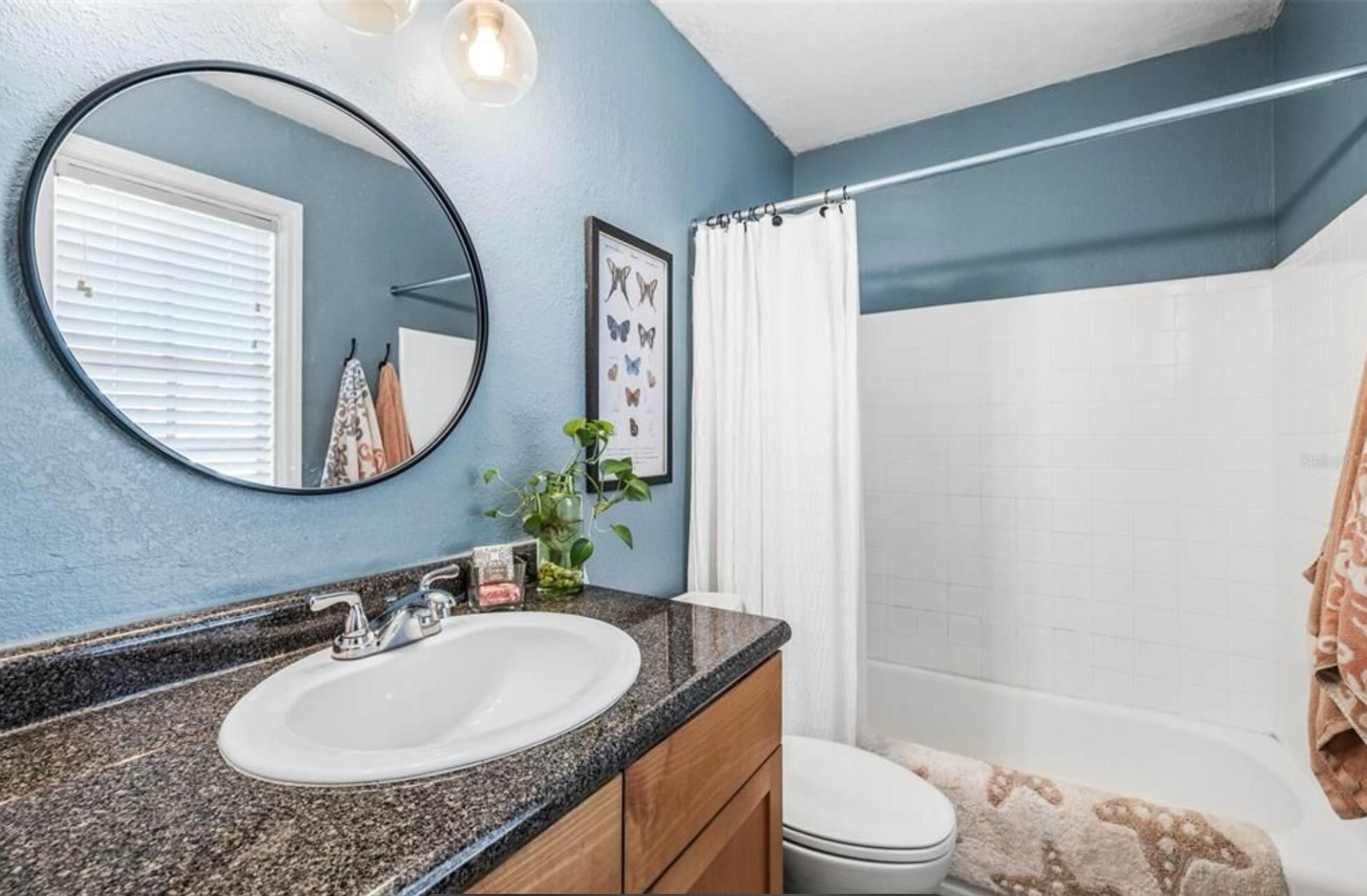 Clean, modern bath for everyday refreshment